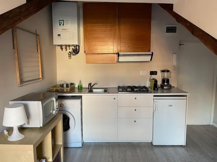 Piccolo Loft Sui Tetti Di *