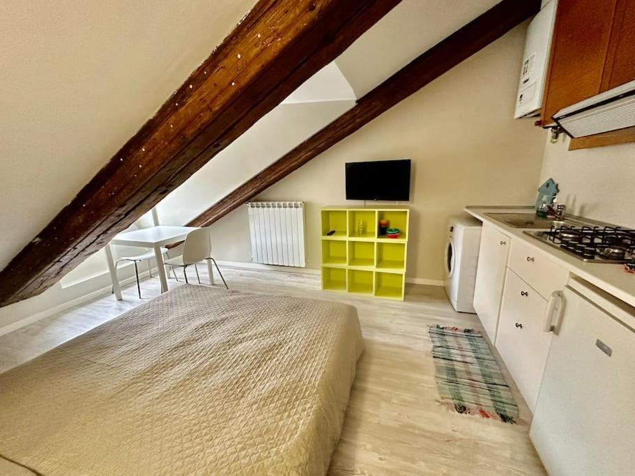 Piccolo Loft Sui Tetti Di Turin